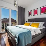 Moreta With Heated Pool, Sauna, Hot-tub *
