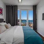 Moreta With Heated Pool, Sauna, Hot-tub * Trogir