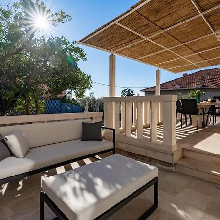 Moreta With Heated Pool, Sauna, Hot-tub