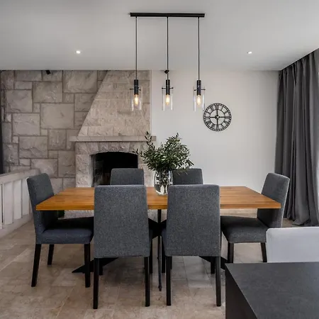 Villa Moreta With Heated Pool, Sauna, Hot-tub Trogir