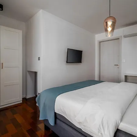 Moreta With Heated Pool, Sauna, Hot-tub