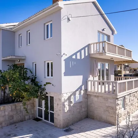 Moreta With Heated Pool, Sauna, Hot-tub * تروغير