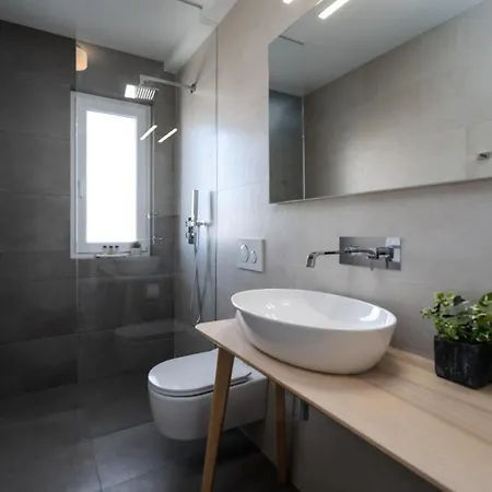 Moreta With Heated Pool, Sauna, Hot-tub