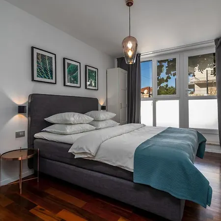 Moreta With Heated Pool, Sauna, Hot-tub Trogir