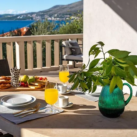 Moreta With Heated Pool, Sauna, Hot-tub