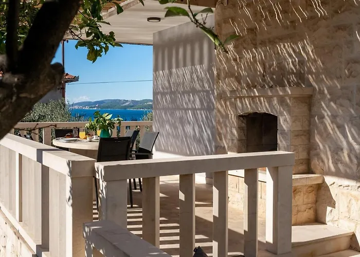 Villa Moreta With Heated Pool, Sauna, Hot-tub