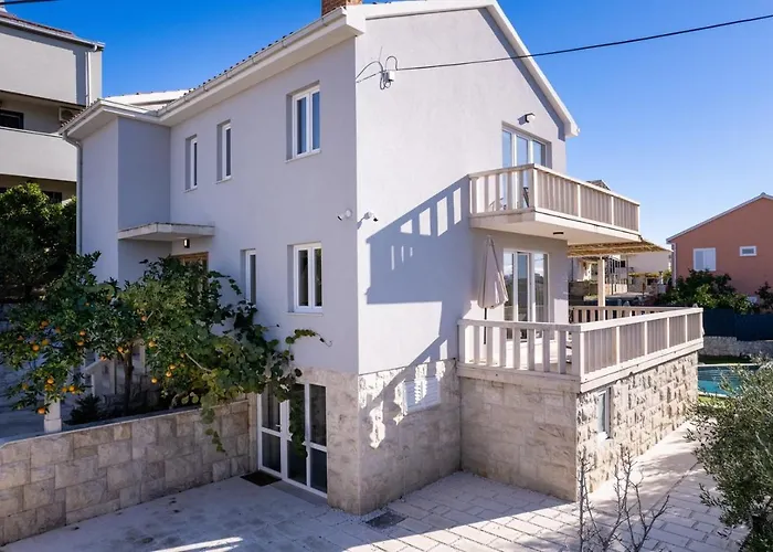Moreta With Heated Pool, Sauna, Hot-tub * Trogir