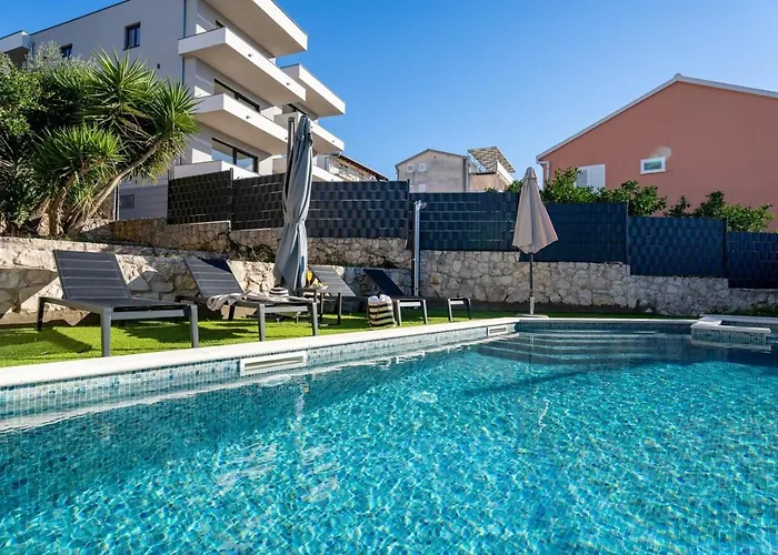 Willa Moreta With Heated Pool, Sauna, Hot-tub *