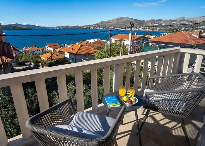 Moreta With Heated Pool, Sauna, Hot-tub