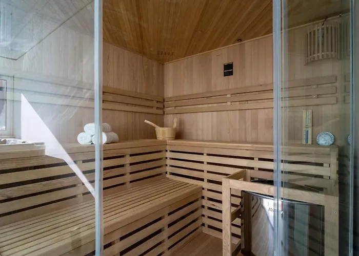 Willa Moreta With Heated Pool, Sauna, Hot-tub *