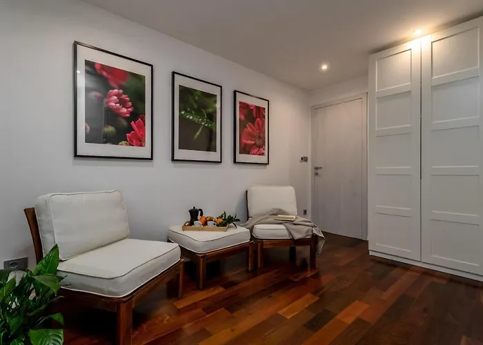 Moreta With Heated Pool, Sauna, Hot-tub Trogir