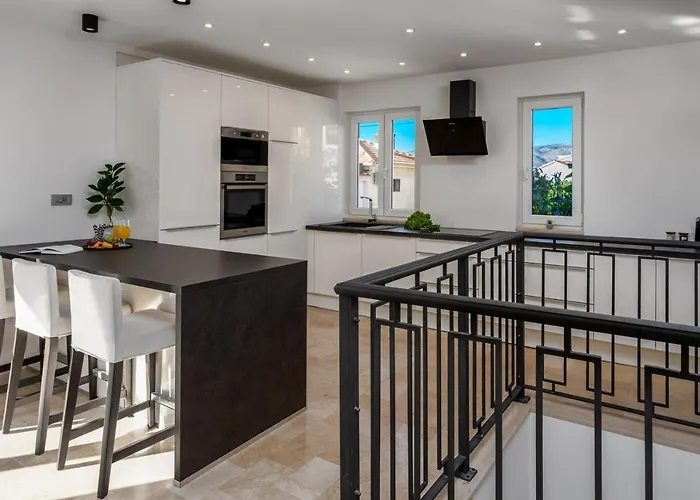 Moreta With Heated Pool, Sauna, Hot-tub * Trogir